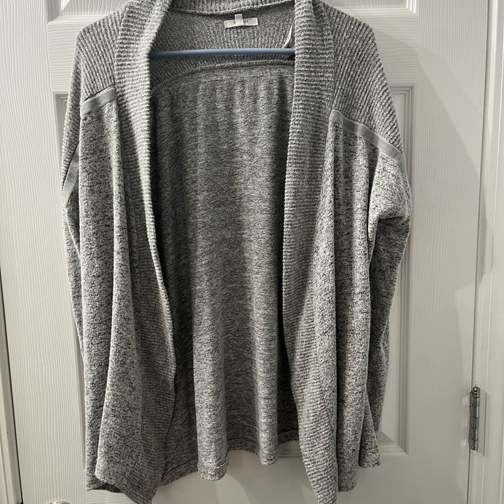 Maurice’s Sweater Size L